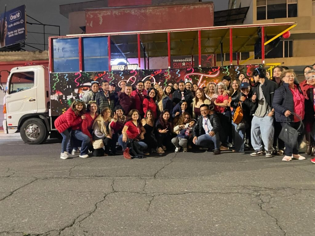 chiva-de-quito-la-mejor-diversión-en-quito